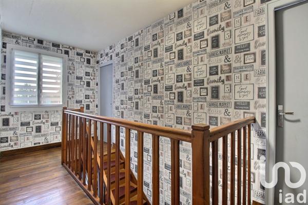 Maison traditionnelle 7 pièces de 95 m² à Flers (61100)