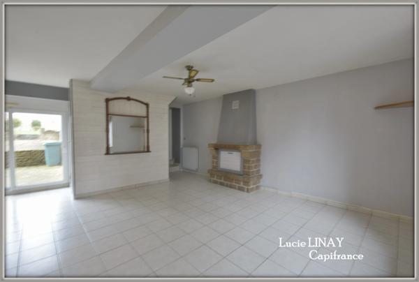 Maison de bourg sur grand terrain, avec dépendance