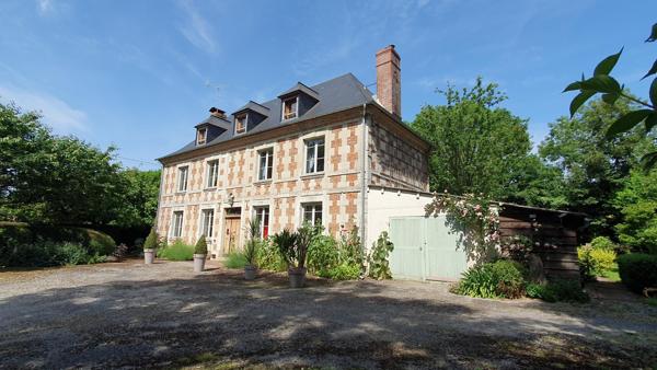 Belle maison de Maître, 5-6 chambres, 1Ha de terrain