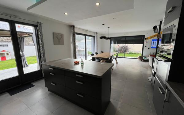 Maison à vendre    4 pièces •  Étaules