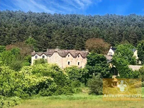 Vente                                                      Maison
                        
                                         358 m2                     à La Tieule