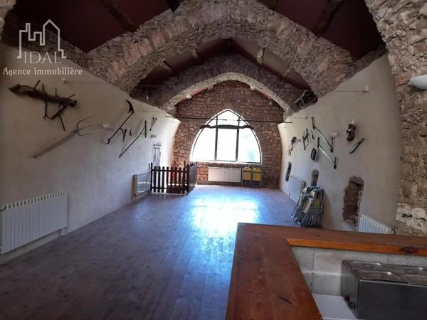 Vente                                                      Maison
                        
                                         358 m2                     à La Tieule