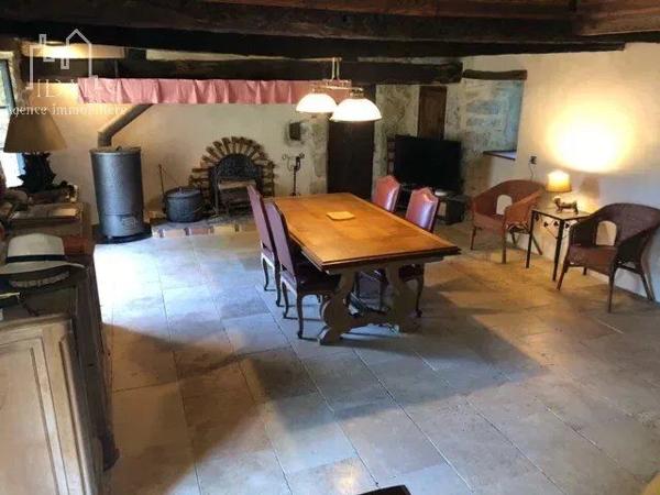 Vente                                                      Maison
                        
                                         358 m2                     à La Tieule