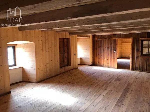 Vente                                                      Maison
                        
                                         358 m2                     à La Tieule