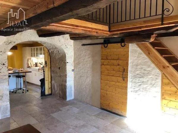 Vente                                                      Maison
                        
                                         358 m2                     à La Tieule
