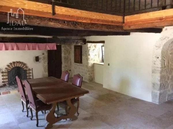 Vente                                                      Maison
                        
                                         358 m2                     à La Tieule
