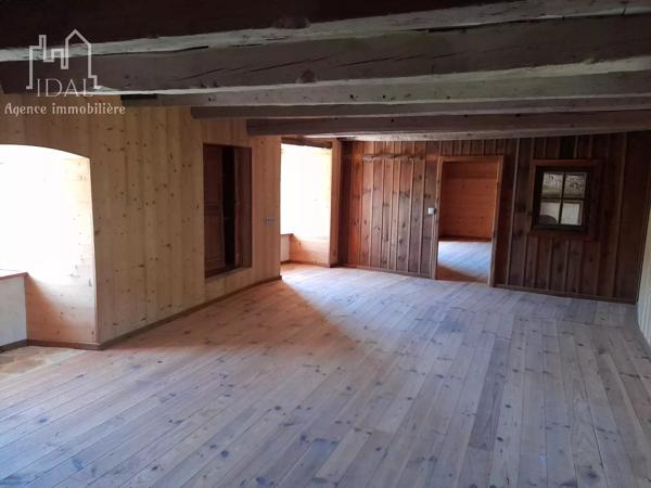 Vente                                                      Maison
                        
                                         358 m2                     à La Tieule