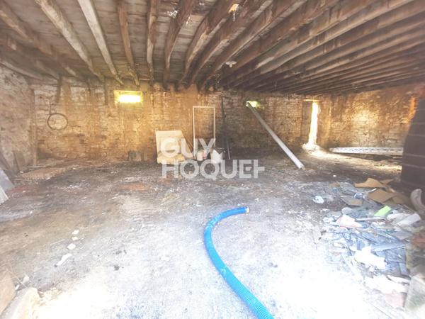 Batiment en pierre à rénover centre de Caulnes