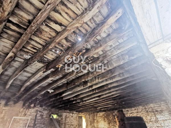 Batiment en pierre à rénover centre de Caulnes