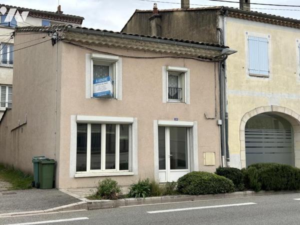 Montélimar, maison de ville 88m2 hab , avec cour privative.