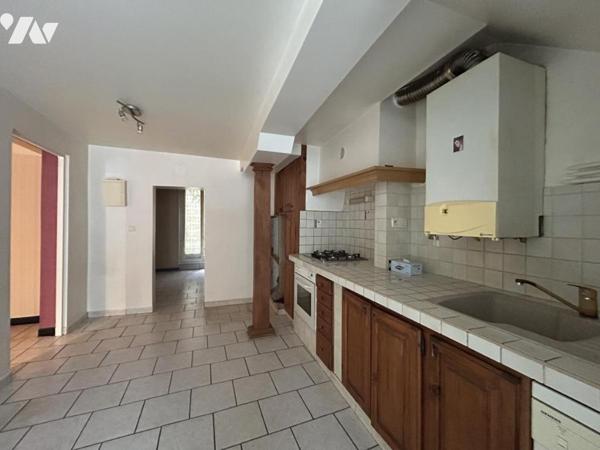 Montélimar, maison de ville 88m2 hab , avec cour privative.