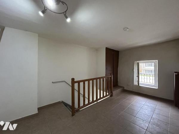 Montélimar, maison de ville 88m2 hab , avec cour privative.