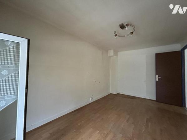 Montélimar, maison de ville 88m2 hab , avec cour privative.