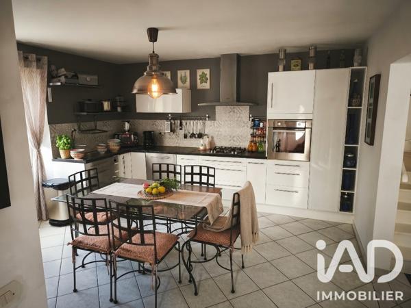 Maison à vendre 8 pièces 225 m² Bellevigne-les-Châteaux