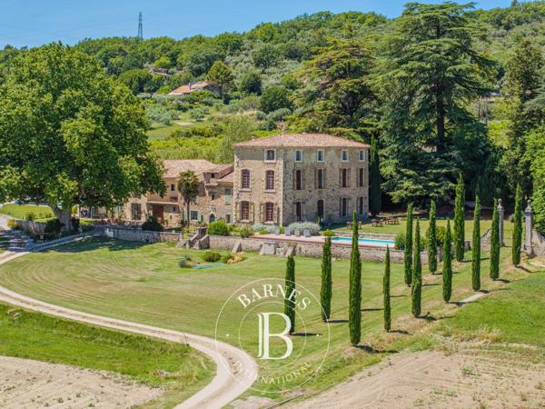 Manosque, Bastide  850 m² à vendre