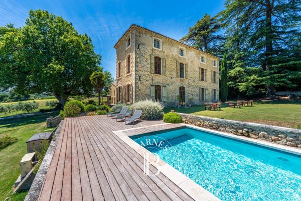 Manosque, Bastide  850 m² à vendre