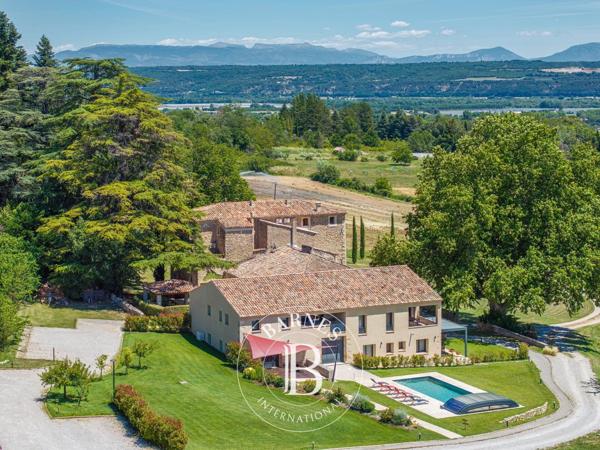 Manosque, Bastide  850 m² à vendre