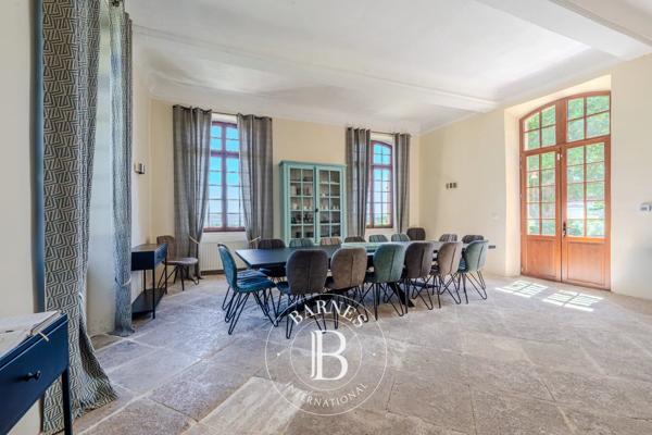 Manosque, Bastide  850 m² à vendre