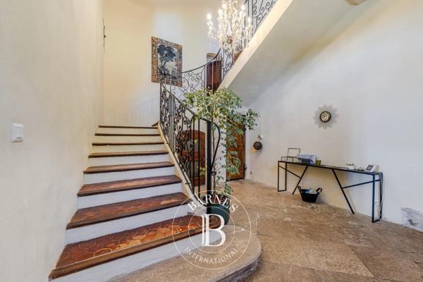 Manosque, Bastide  850 m² à vendre