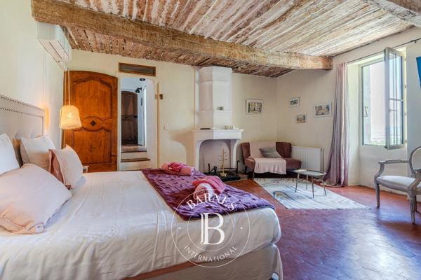Manosque, Bastide  850 m² à vendre