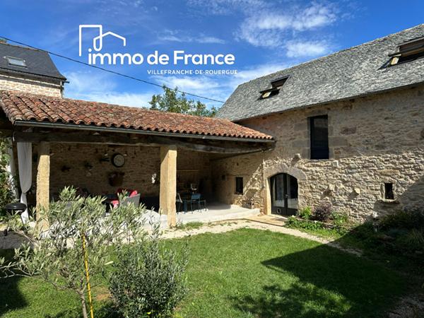 Corps de ferme, maison  3 chambres de 162 m², 2 gîtes sur 130 m², piscine, terrain de 5000 m²