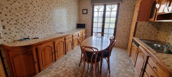 LA GUERCHE DE BGNE - Plein-Centre - Vaste maison avec terrain