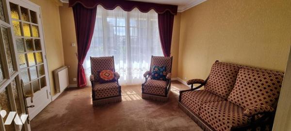 LA GUERCHE DE BGNE - Plein-Centre - Vaste maison avec terrain