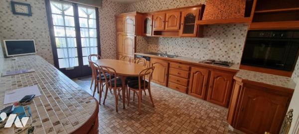 LA GUERCHE DE BGNE - Plein-Centre - Vaste maison avec terrain