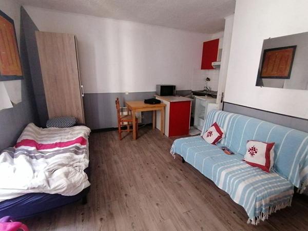 Immeuble à vendre    4 pièces •  Terrasson-Lavilledieu