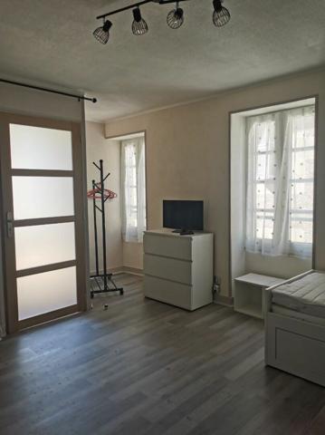 Immeuble à vendre    4 pièces •  Terrasson-Lavilledieu