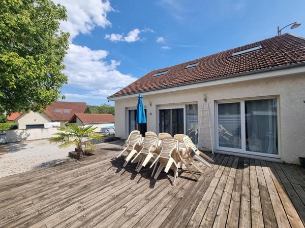 Maison familiale 110 m² 3 chambres et jardin clos