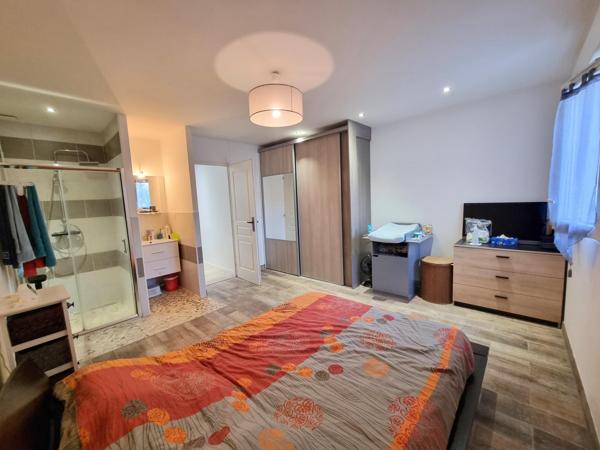 Maison familiale 110 m² 3 chambres et jardin clos