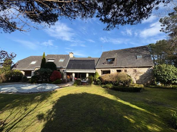 PROPRIÉTÉ AVEC PISCINE - 210 m² - PLOEMEL