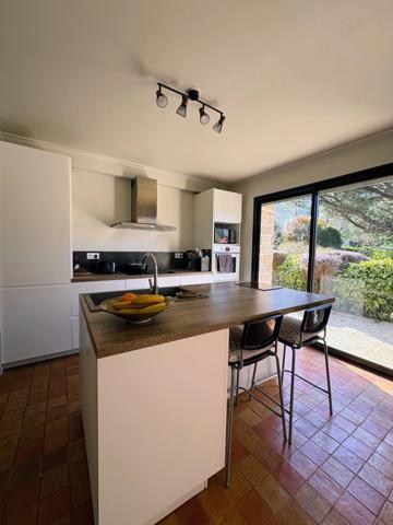 PROPRIÉTÉ AVEC PISCINE - 210 m² - PLOEMEL