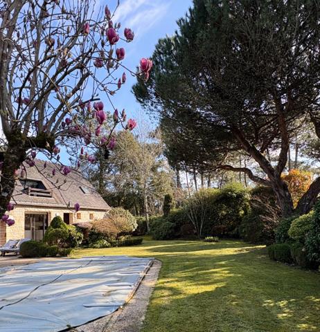 PROPRIÉTÉ AVEC PISCINE - 210 m² - PLOEMEL