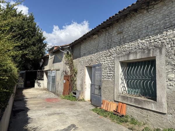 Maison maison de bourg Semussac 84 m²