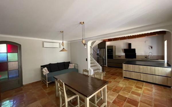 Maison à vendre    6 pièces • 195 m2 Six-Fours-les-Plages