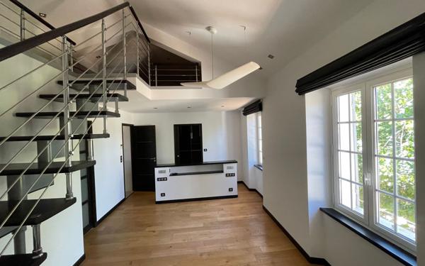 Maison à vendre    6 pièces • 195 m2 Six-Fours-les-Plages