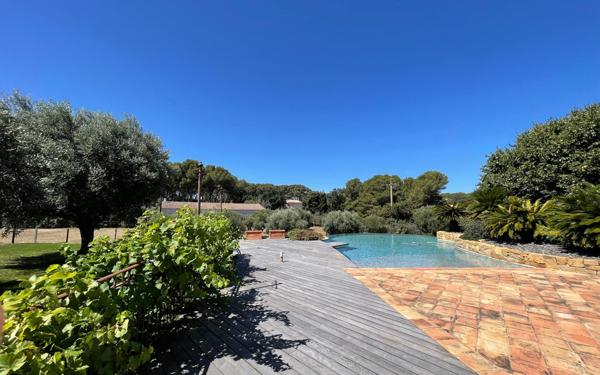 Maison à vendre    6 pièces • 195 m2 Six-Fours-les-Plages