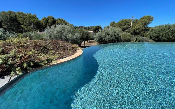 Maison à vendre    6 pièces • 195 m2 Six-Fours-les-Plages