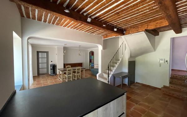 Maison à vendre    6 pièces • 195 m2 Six-Fours-les-Plages