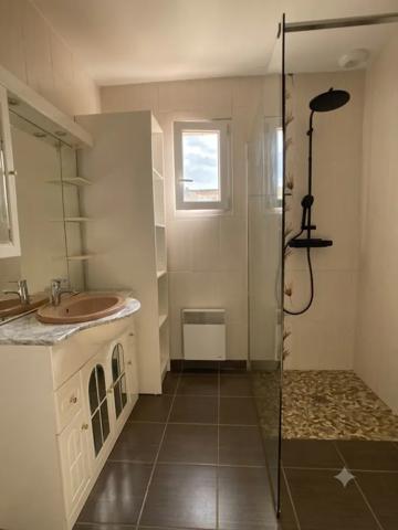 Maison 3 chambres prête à vivre, idéalement située à Givrand