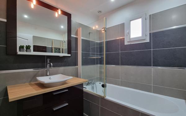 Maison à louer    3 pièces • 96,51 m2 Alès