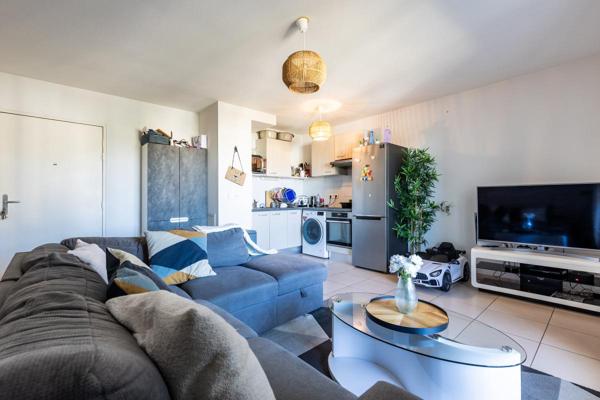 IDEAL INVESTISSEUR : CHARMANT APPARTEMENT TYPE T3 - EYSINES