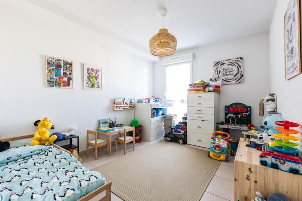 IDEAL INVESTISSEUR : CHARMANT APPARTEMENT TYPE T3 - EYSINES