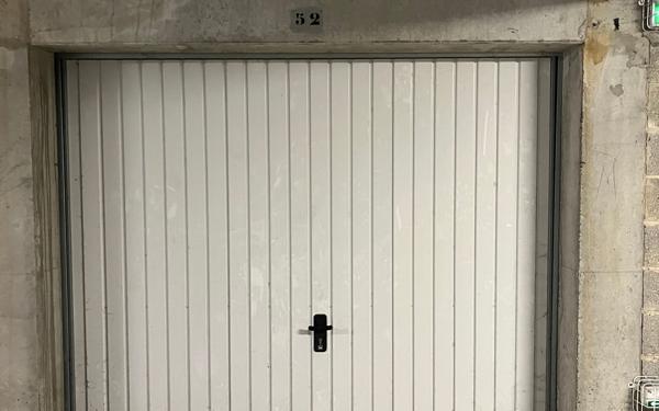 Stationnement à louer
