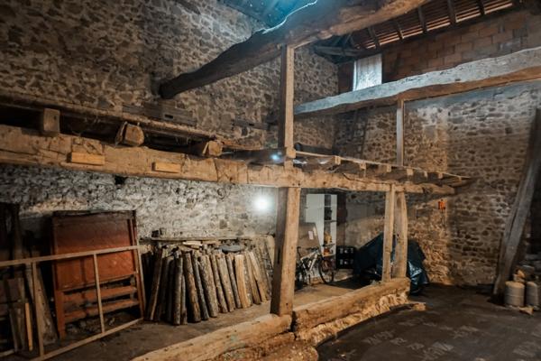 Elégant ensemble immobilier au coeur du parc naturel du Périgord vert.