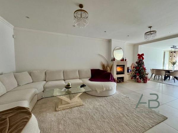 Maison mitoyenne 2 côtés Lille 130 m²