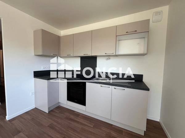 Location Appartement 4 pièces 84.46 m² - Laval 53000