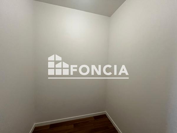 Location Appartement 4 pièces 84.46 m² - Laval 53000